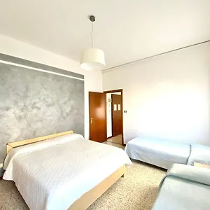 https://piazza-mazzini-30-mt-dal-mare-4-posti-letti.hotelinveneto.com